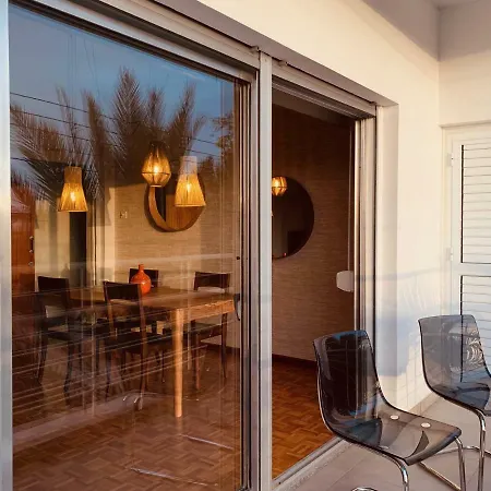 Retro-modern Luxury Flat In Agios Andreas Apartmán *