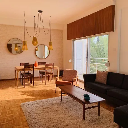 Retro-modern Luxury Flat In Agios Andreas